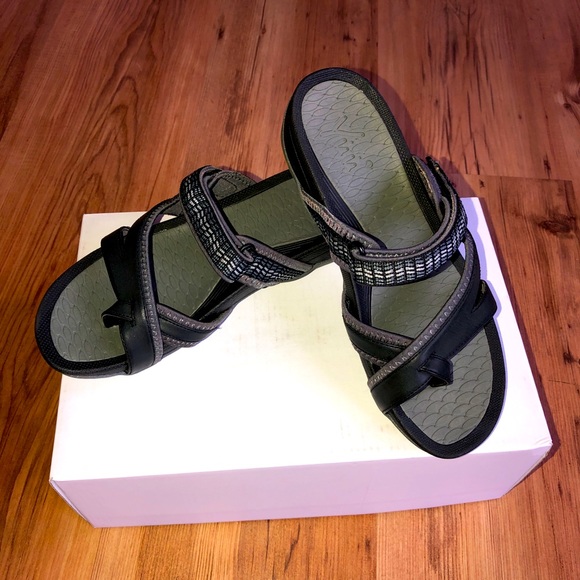 Yuu | Shoes | New Yuu Daley Greyash Slide Sandals Womens Nwot | Poshmark